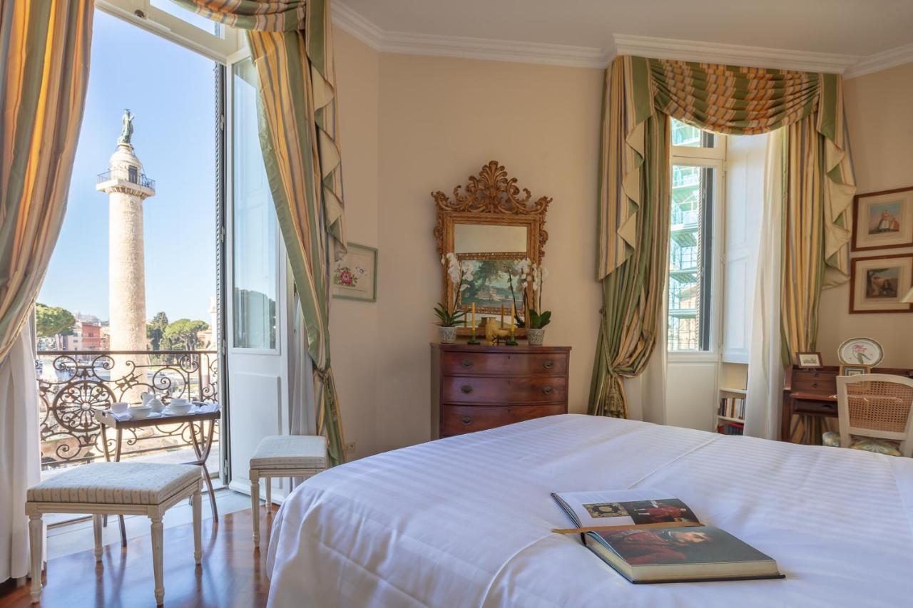 Lägenhet Colonna Traiana Apartment